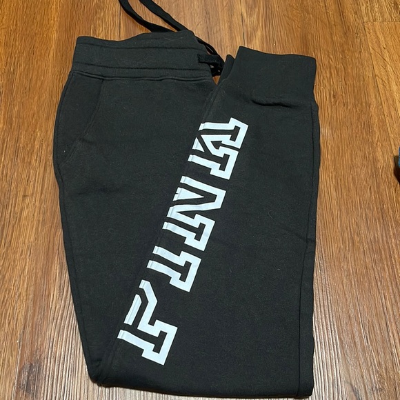 PINK Victoria Secret Black Skinny Campus Jogger NWTS Sz Small - Picture 1 of 2